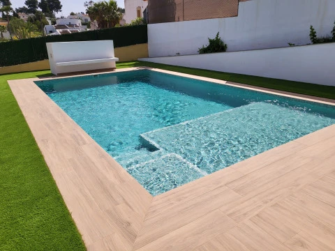 Piscina rectangular desbordamiento gresite azul 1737135171 359014